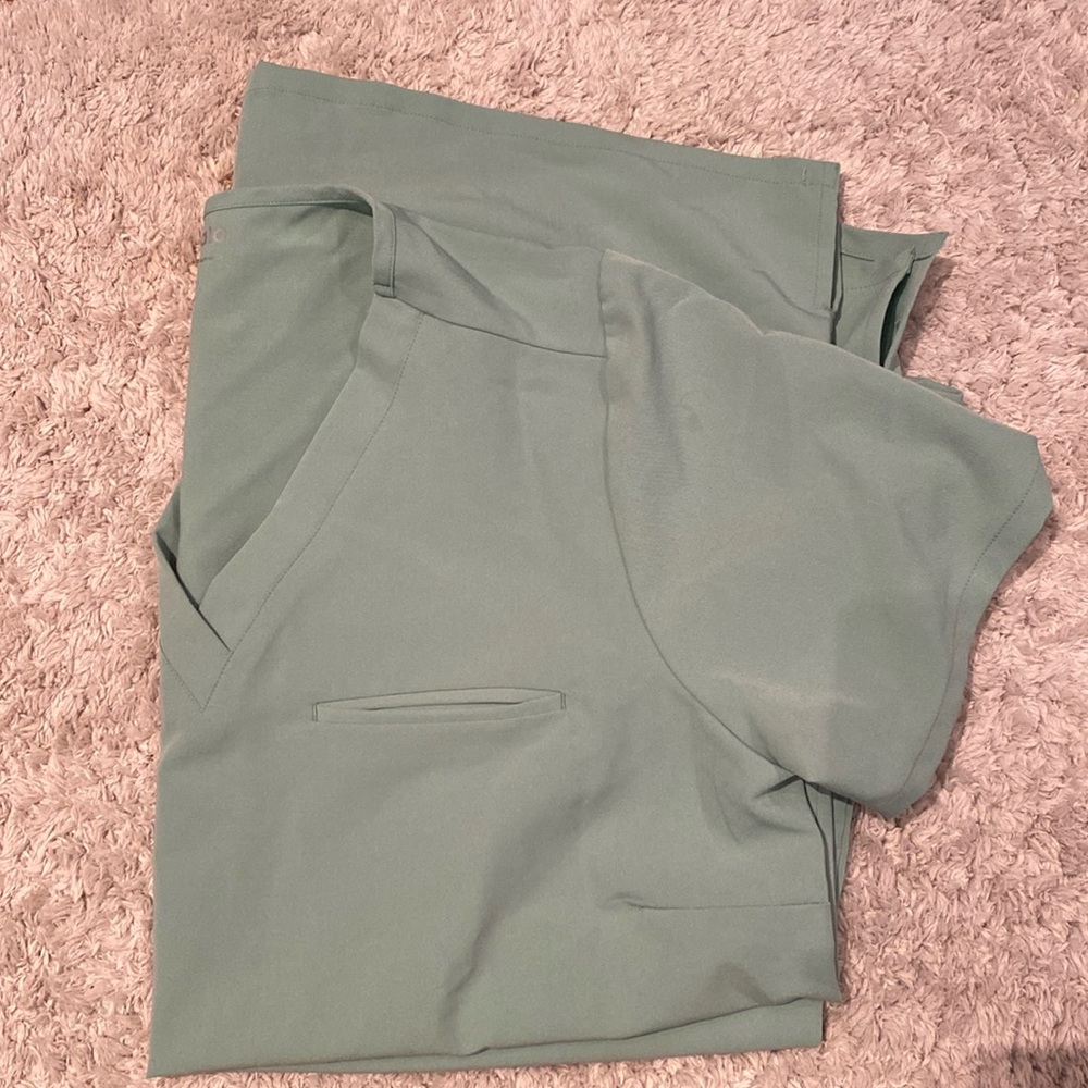 Mandala Maternity one pocket top size medium. Gently used non smoking home